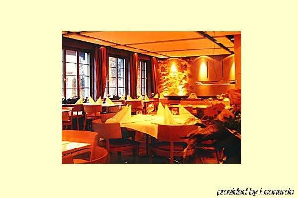 Hotel Restaurant Zum Goldenen Kopf Bülach Restaurant billede