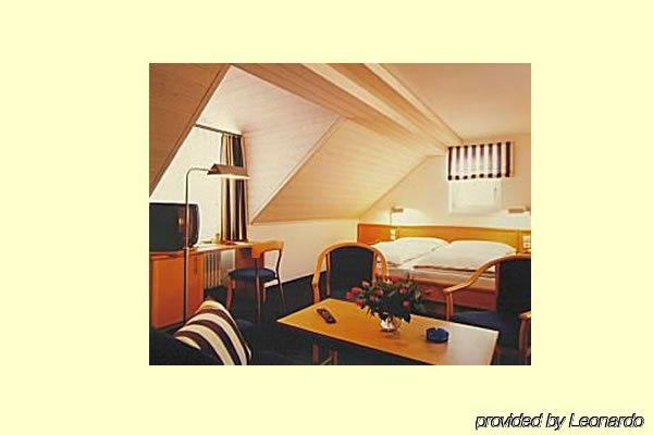 Hotel Restaurant Zum Goldenen Kopf Bülach Eksteriør billede