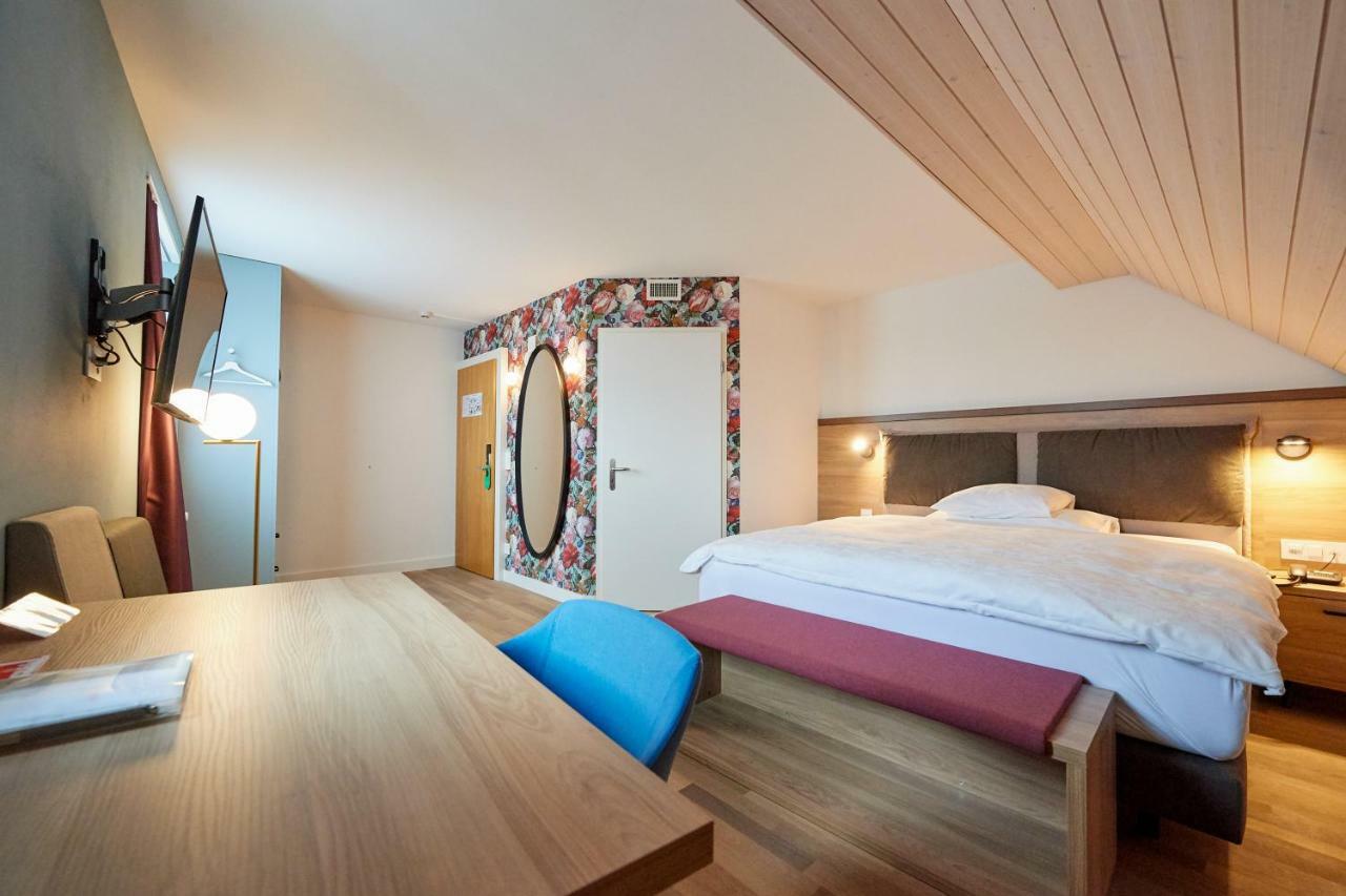 Hotel Restaurant Zum Goldenen Kopf Bülach Eksteriør billede