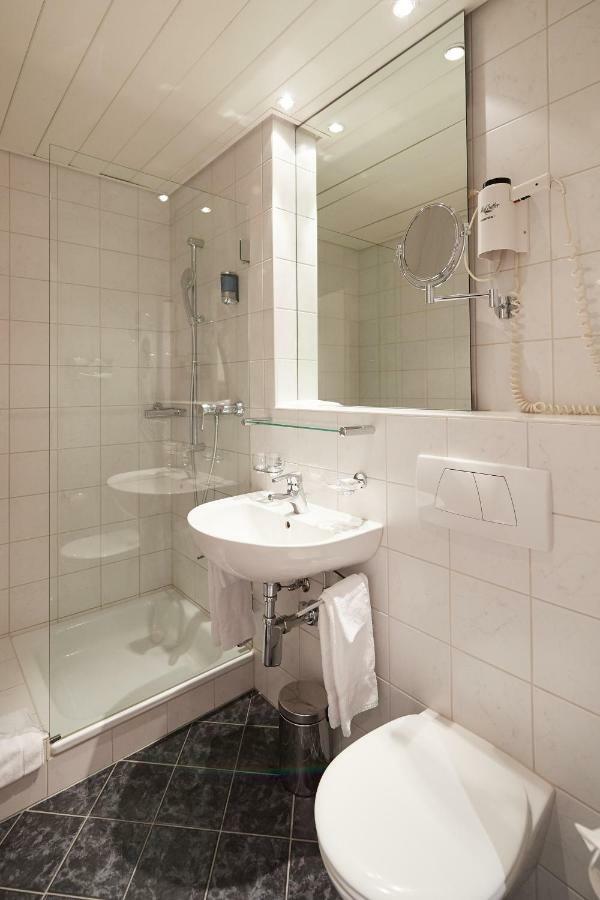 Hotel Restaurant Zum Goldenen Kopf Bülach Eksteriør billede