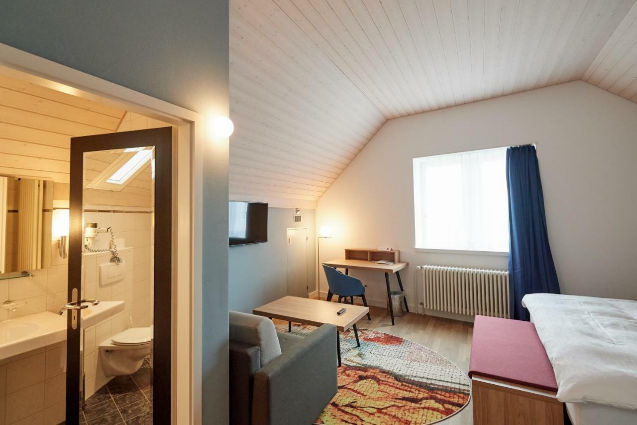 Hotel Restaurant Zum Goldenen Kopf Bülach Eksteriør billede